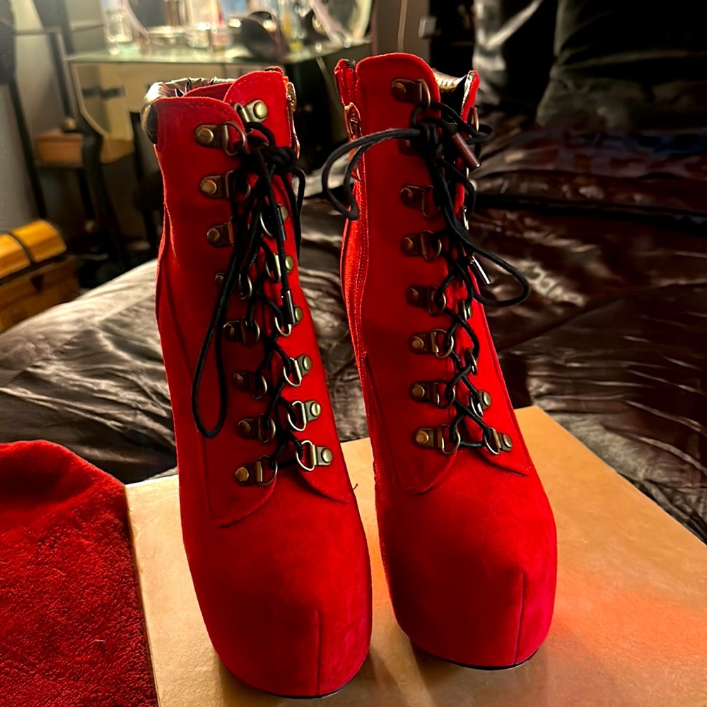 Red platform booties - Picture 2 of 7
